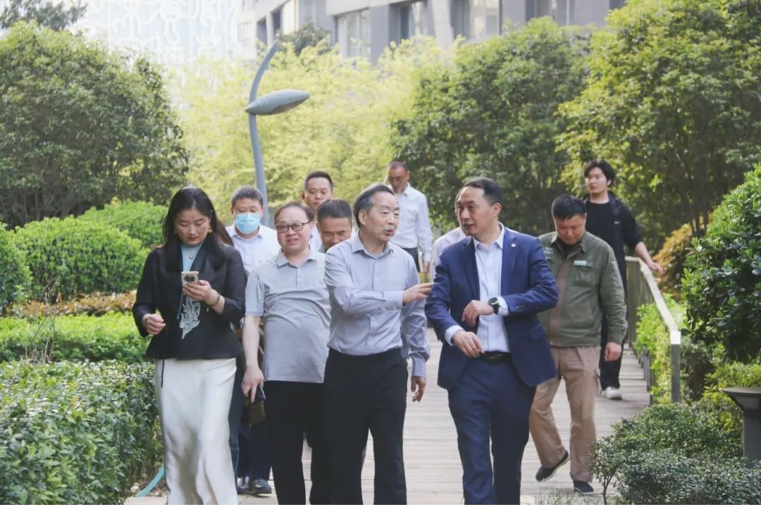 共创“物业服务+” 合肥市物协调研朗诗新地锐意物业